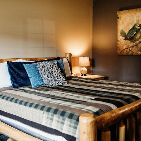 Big Horse Inn And Suites Lewistown Екстер'єр фото