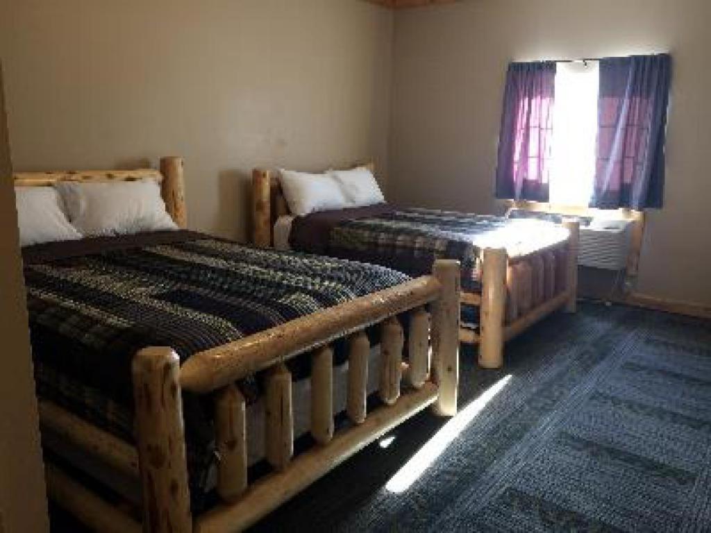 Big Horse Inn And Suites Lewistown Екстер'єр фото