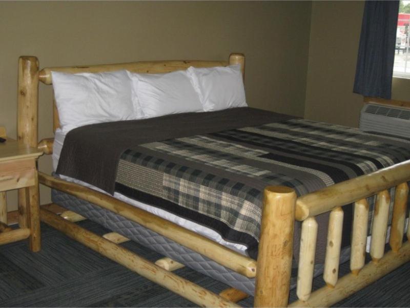Big Horse Inn And Suites Lewistown Екстер'єр фото
