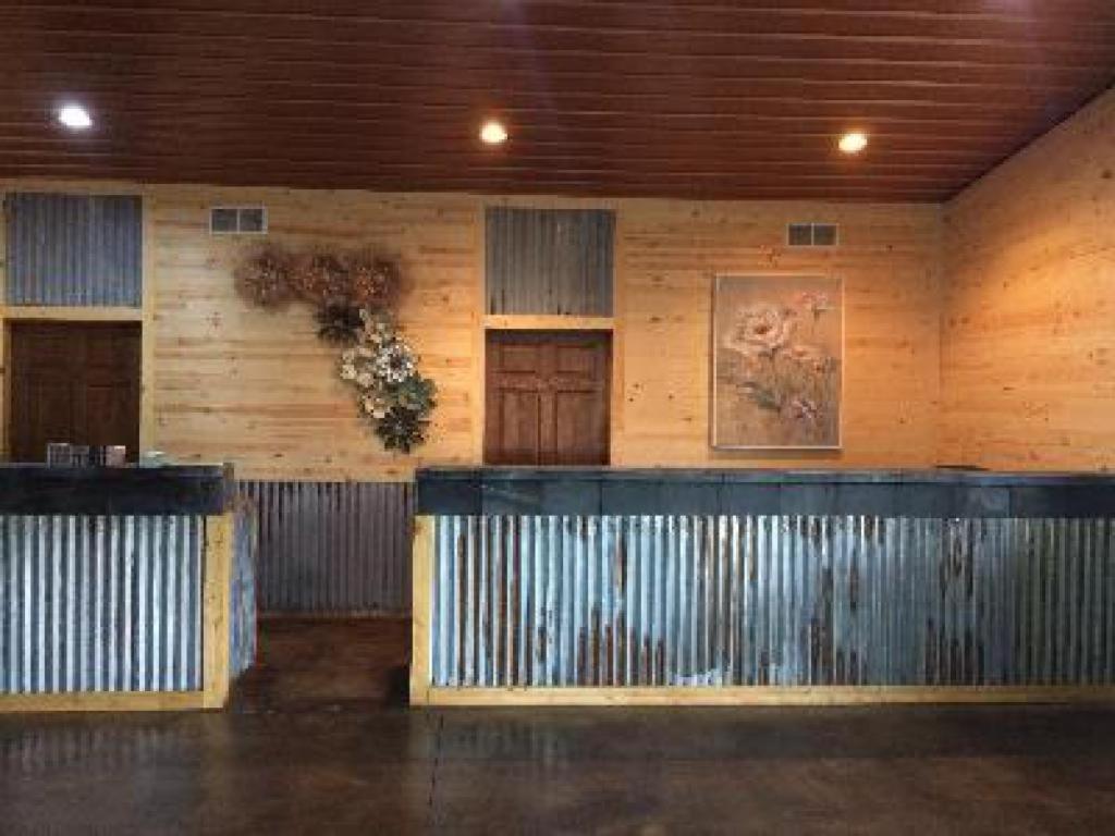 Big Horse Inn And Suites Lewistown Екстер'єр фото